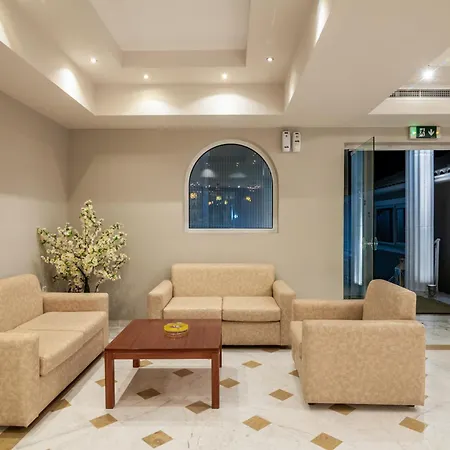 Daisy Hotel 2*